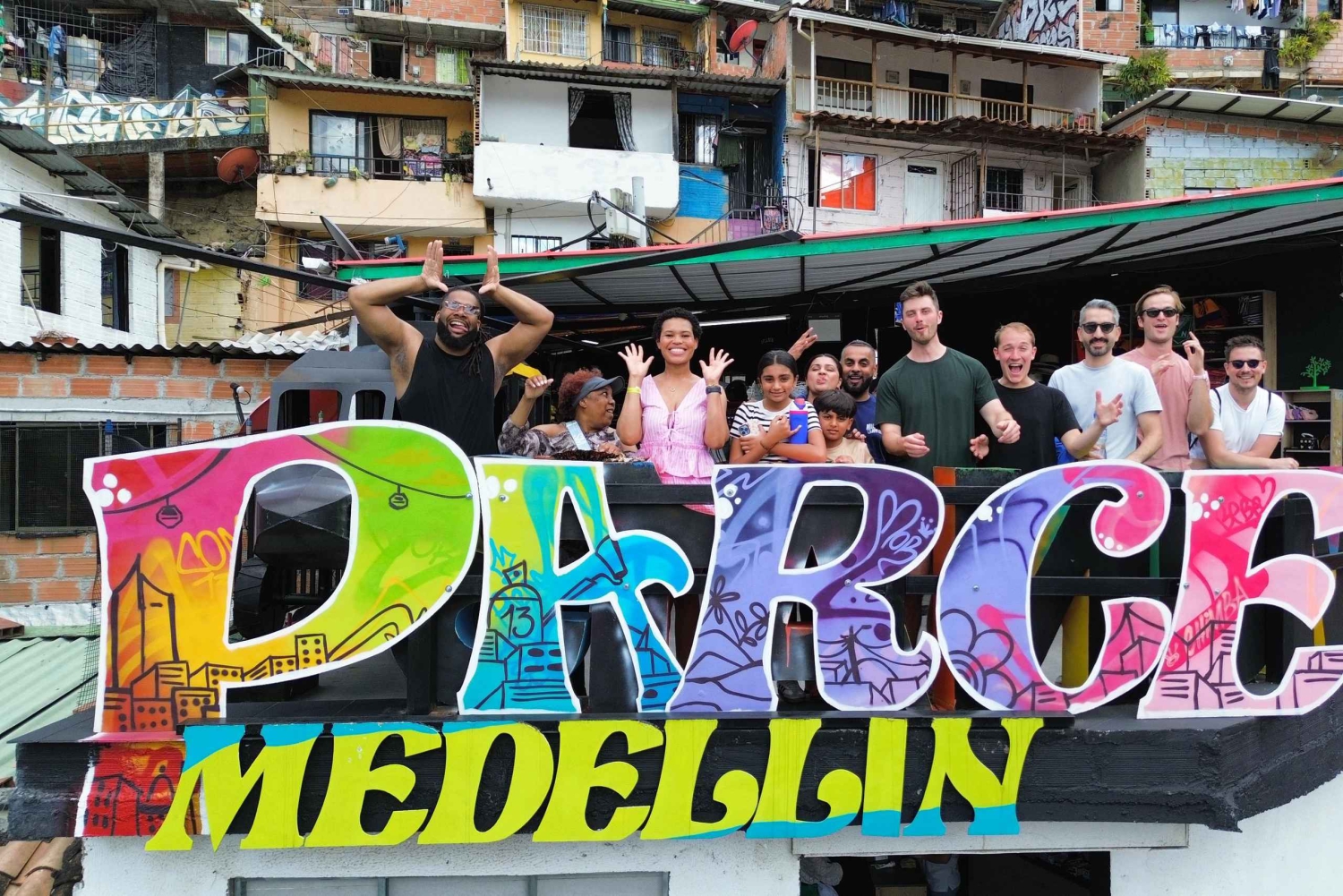 Medellín: Wycieczka po graffiti w Comuna 13 z ulicznym jedzeniem i kolejką linową
