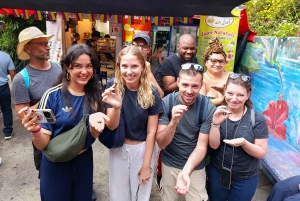 Medellín: Wycieczka po graffiti w Comuna 13 z ulicznym jedzeniem i kolejką linową