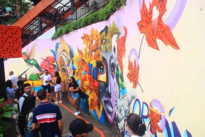 Medellín: Wycieczka po graffiti w Comuna 13 z ulicznym jedzeniem i kolejką linową
