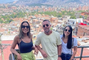 Medellín: Comuna 13 (Graffitour) Discover the Transformation