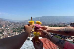 Medellín:Comuna 13 histoire-alimentation-peinture à la bombe