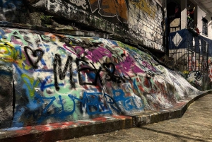 Medellín: Comuna 13 Night Tour, Paint Wall, Eat Local Snack