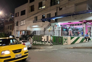 Medellín: Comuna 13 Night Tour, Paint Wall, Eat Local Snack