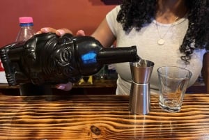 Medellín: Comuna 13 Tour with Ancestral Drink Tasting