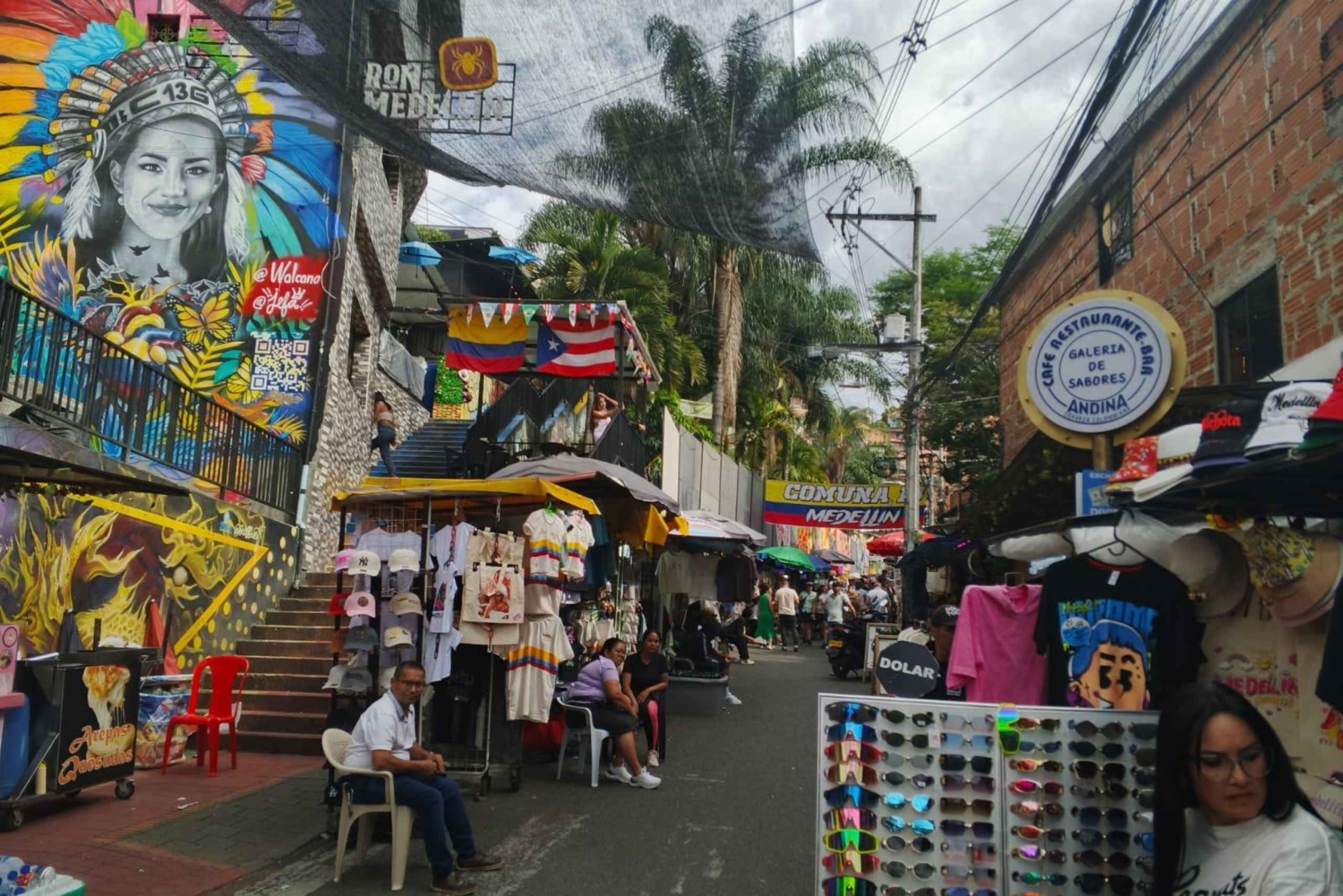 Medellín: Kulturrundtur med lunch och Commune 13