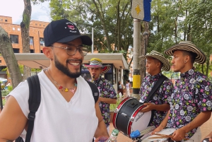 Medellín: Drink & Dance Experience
