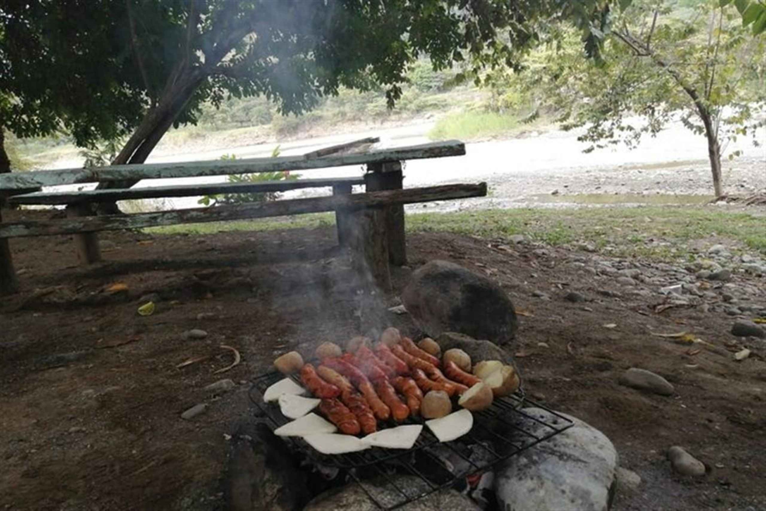 MedellÃn: Ganztägiges privates Picknick am Flussufer
