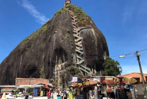 Медельин: однодневный тур в Гуатапе с посещением кофейной фермы