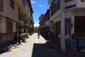 Medellín: Guatapé & El Peñol Full-Day Tour