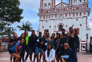 Medellín: Guatapé & El Peñol met boottocht, lunch en transfer