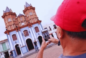 Medellín: Guatapé & El Peñol met boottocht, lunch en transfer