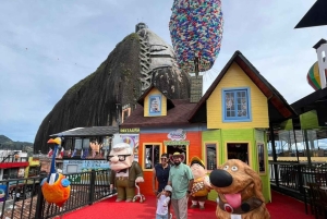 Medellín: Guatapé & Piedra del Peñol Private Tour