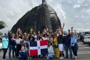 Medellín: Guatapé & Piedra del Peñol Private Tour