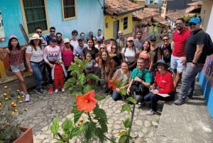 Medellin: Guatapé Tour, Lunch, Cruise, & Piedra del Peñol