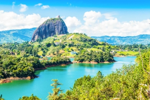 Medellin: wycieczka do Guatape z rejsem wycieczkowym, śniadaniem, obiadem i lamami