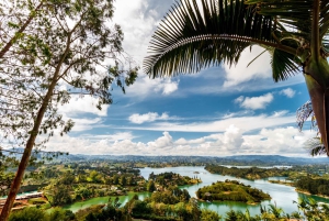 Medellin: wycieczka do Guatape z rejsem wycieczkowym, śniadaniem, obiadem i lamami