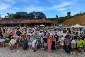 Medellin: wycieczka do Guatape z rejsem wycieczkowym, śniadaniem, obiadem i lamami