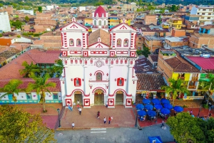 Medellin: wycieczka do Guatape z rejsem wycieczkowym, śniadaniem, obiadem i lamami