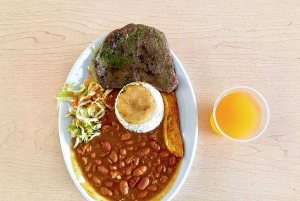 Medellin: wycieczka do Guatape z rejsem wycieczkowym, śniadaniem, obiadem i lamami