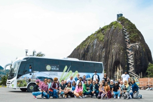 Medellin: wycieczka do Guatape z rejsem wycieczkowym, śniadaniem, obiadem i lamami