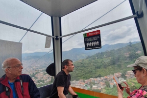 Medellin: Luxury and Private City Tour in French