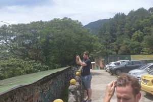 Medellin: Luxury and Private City Tour in French