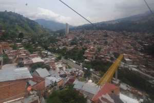 Medellin: Luxury and Private City Tour in French