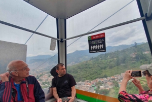 Medellin: Luxury and Private City Tour in French