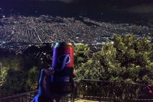 Medellin: Nightlife and Party Tour as a Local
