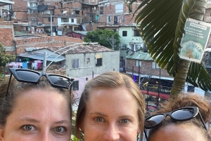 Medellín: Private City Tour and Comuna 13 Tour
