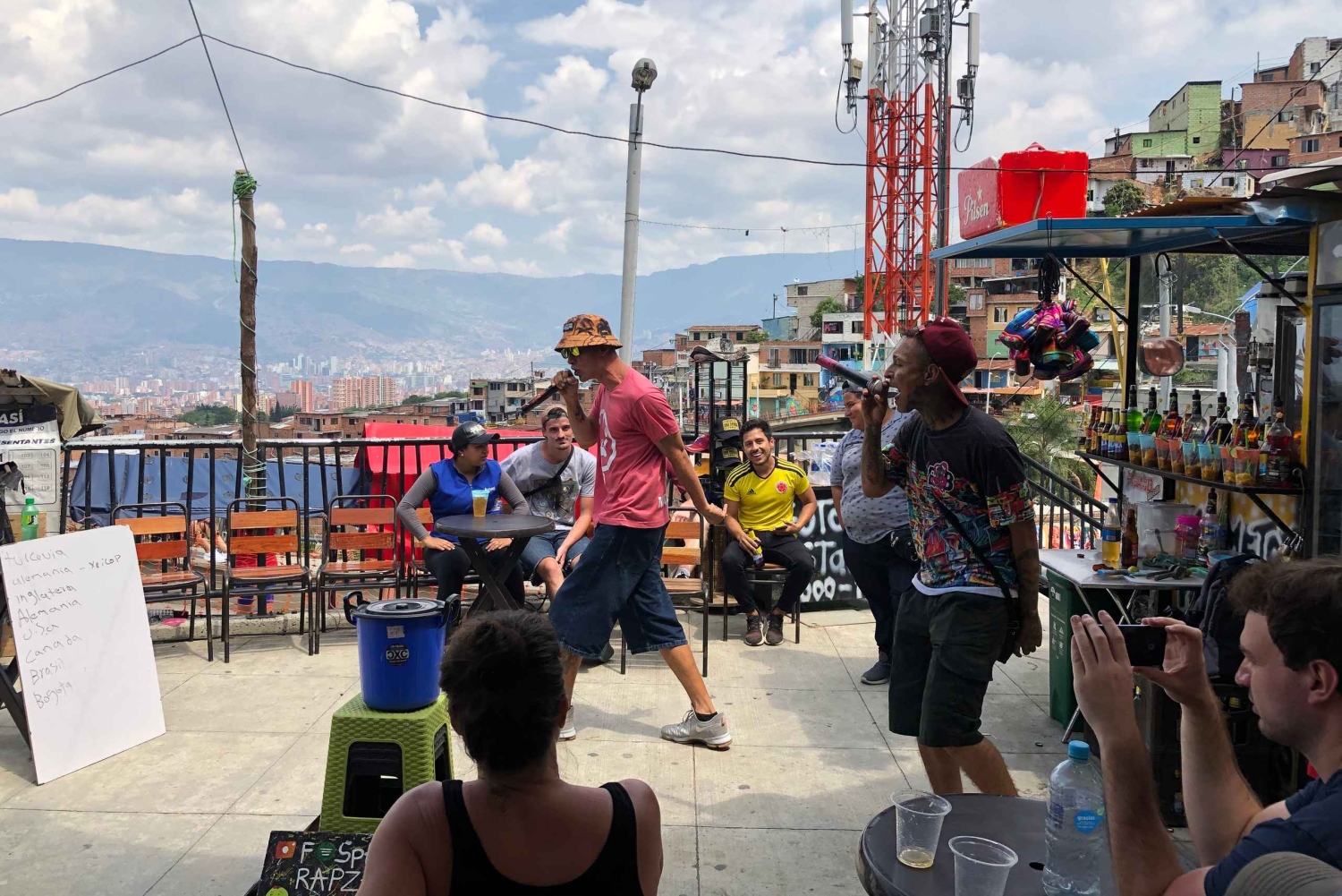 Medellín: Private Comuna 13 Street Art Tour