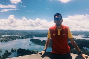 Medellín: Tour privato di Guatapé con colazione, pranzo e crociera