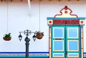 Medellín: Tour privato di Guatapé con colazione, pranzo e crociera