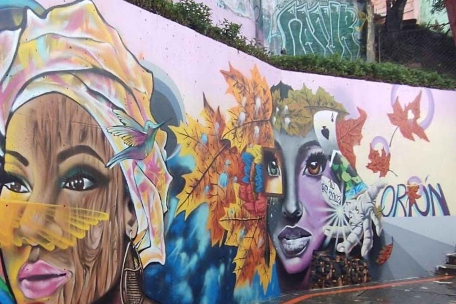 Recorrido por Medellín: Tour por la Comuna 13, graffitis y Metrocable
