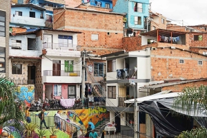 Recorrido por Medellín: Tour por la Comuna 13, graffitis y Metrocable