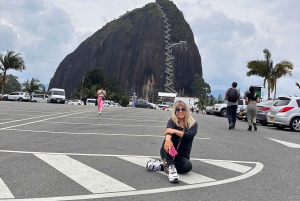 Medellin: Tour a Guatape, Peñol e Barco, com Almoço e café da manhã