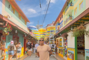 Medellin: Tour a Guatape, Peñol e Barco, com Almoço e café da manhã