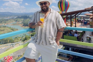 Medellin: Tour a Guatape, Peñol e Barco, com Almoço e café da manhã