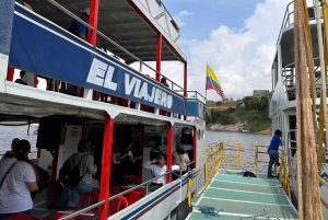 Medellin: Tour a Guatape, Peñol e Barco, com Almoço e café da manhã