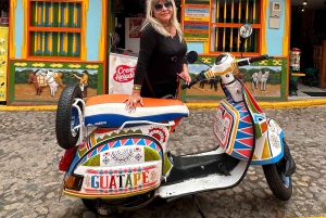 Medellin: Tour a Guatape, Peñol e Barco, com Almoço e café da manhã