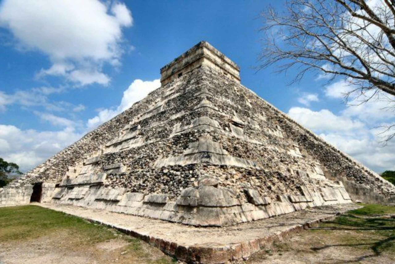Mérida: Chichén Itzá och Valladolid Guidad tur med buffé