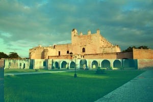 Mérida: Chichén Itzá och Valladolid Guidad tur med buffé