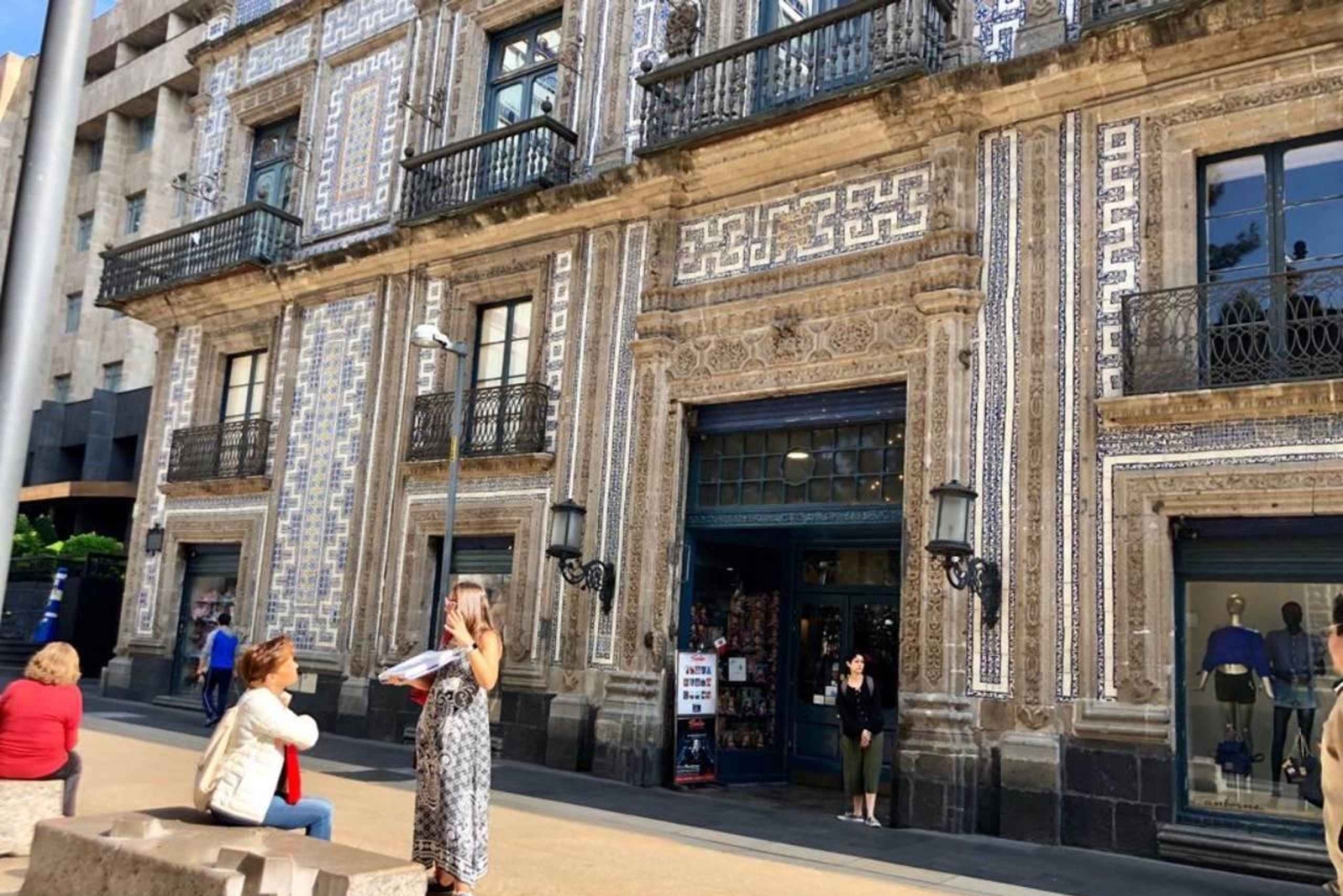 Mexico City: A Day in the Colonial Era Through its Palaces