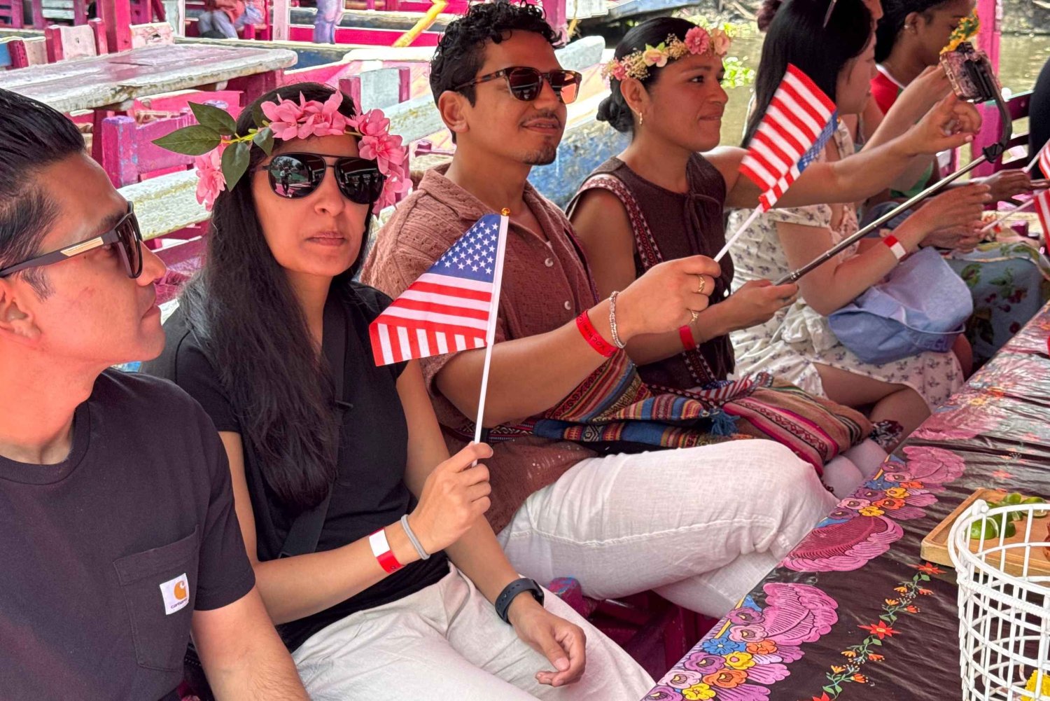 Mexico City: Expert-Guided Boat Tour with Lunch and Drinks