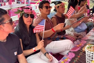 Mexico City: Expert-Guided Boat Tour with Lunch and Drinks