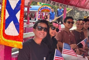 Mexico City: Expert-Guided Boat Tour with Lunch and Drinks