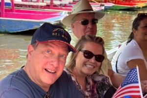 Mexico City: Expert-Guided Boat Tour with Lunch and Drinks