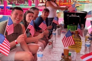 Mexico City: Expert-Guided Boat Tour with Lunch and Drinks