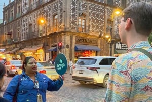 جولة سير على الأقدام في مكسيكو سيتي ليلاً مع توري لاتيني اختياري