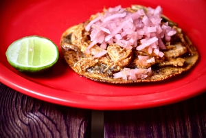 Mexico City: Old Town Food Tour of 7 Tastings & Secret Dish